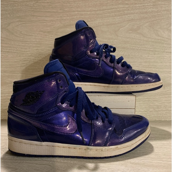 Nike Air Jordan 1 Retro - Picture 1 of 9
